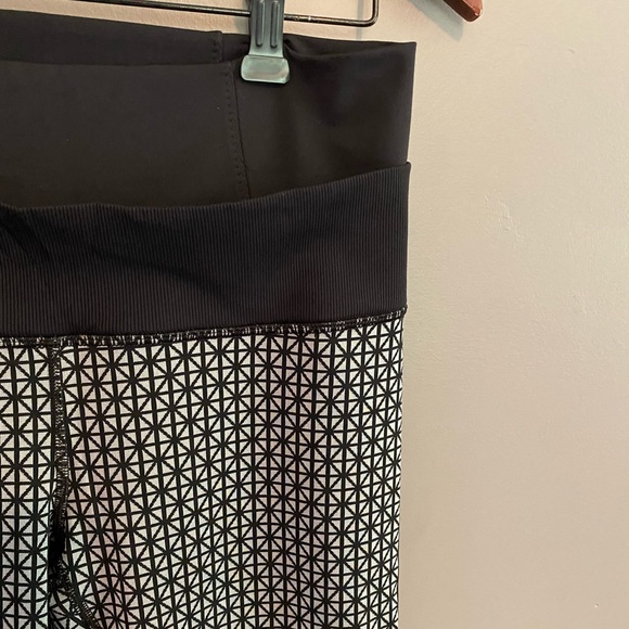 lululemon pants - Picture 3 of 3